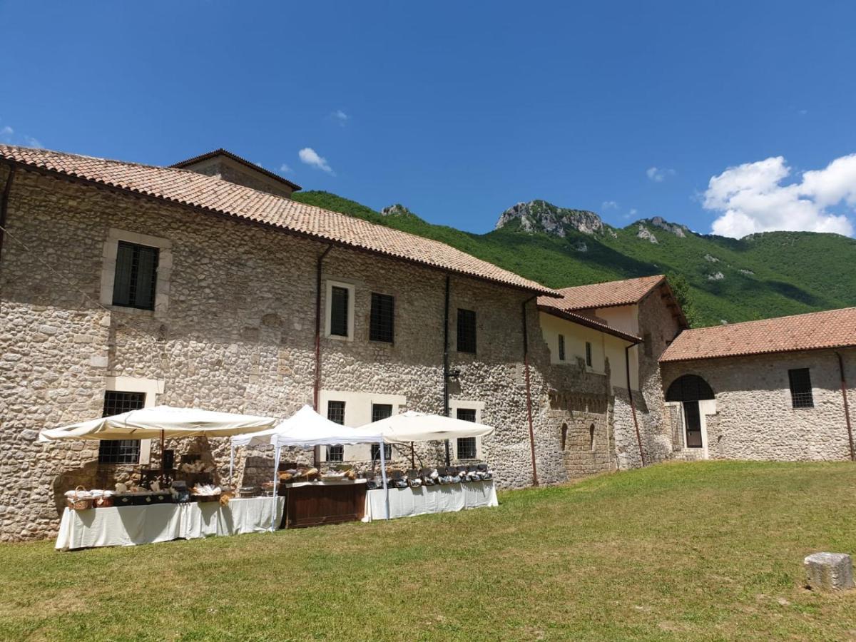 Abbazia Ss. Quirico E Giulitta Hotel Micigliano Ngoại thất bức ảnh