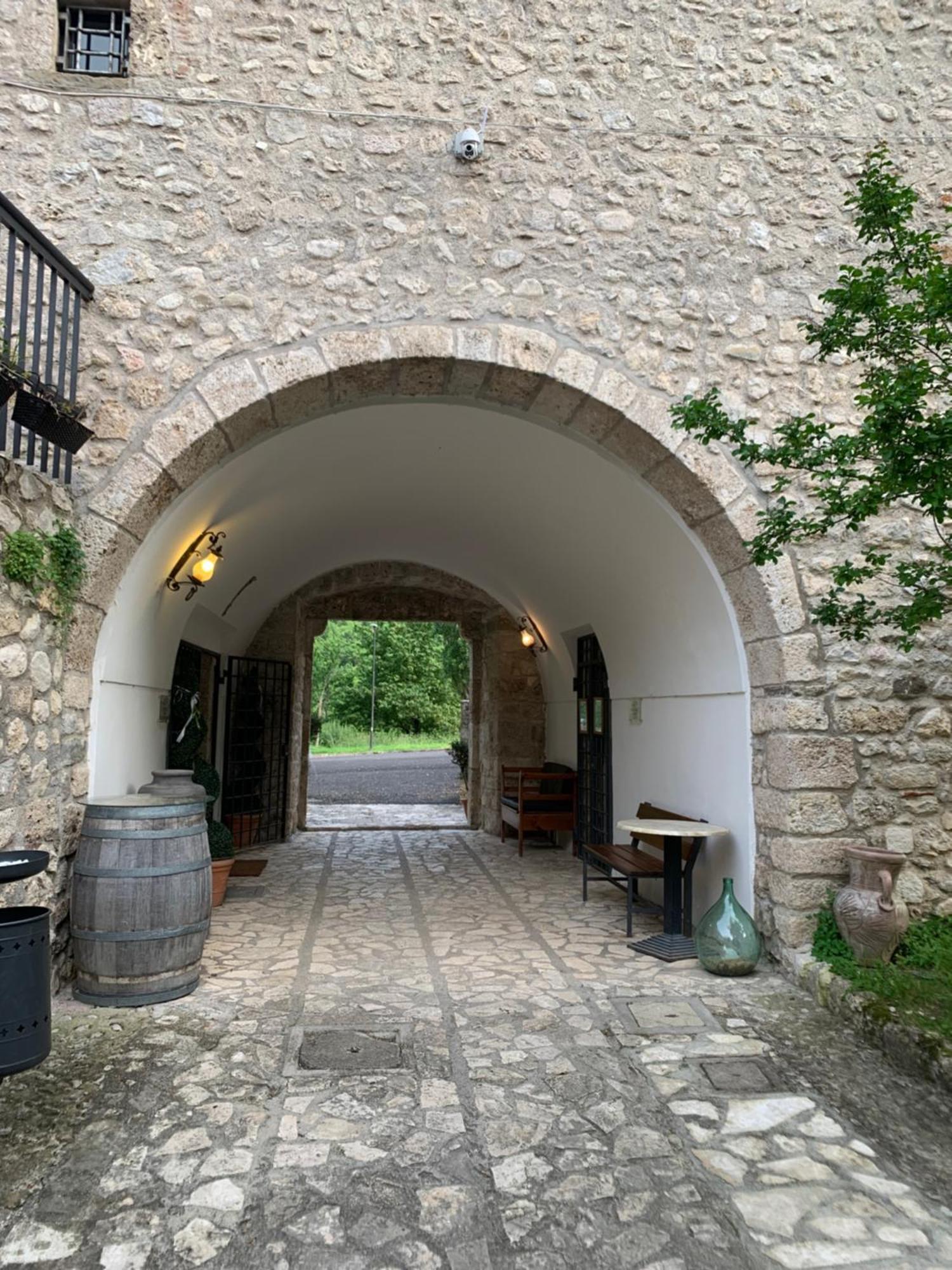 Abbazia Ss. Quirico E Giulitta Hotel Micigliano Ngoại thất bức ảnh