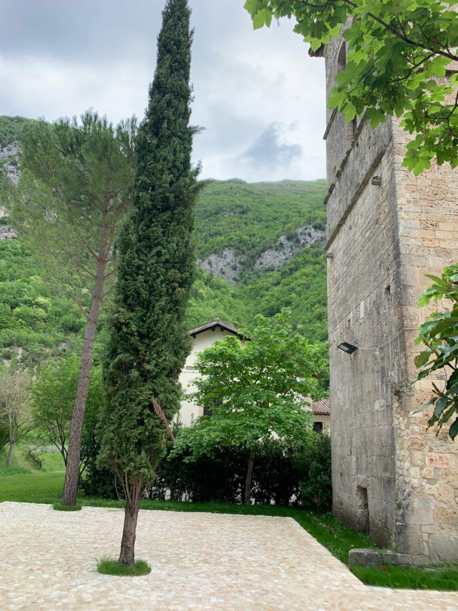 Abbazia Ss. Quirico E Giulitta Hotel Micigliano Ngoại thất bức ảnh